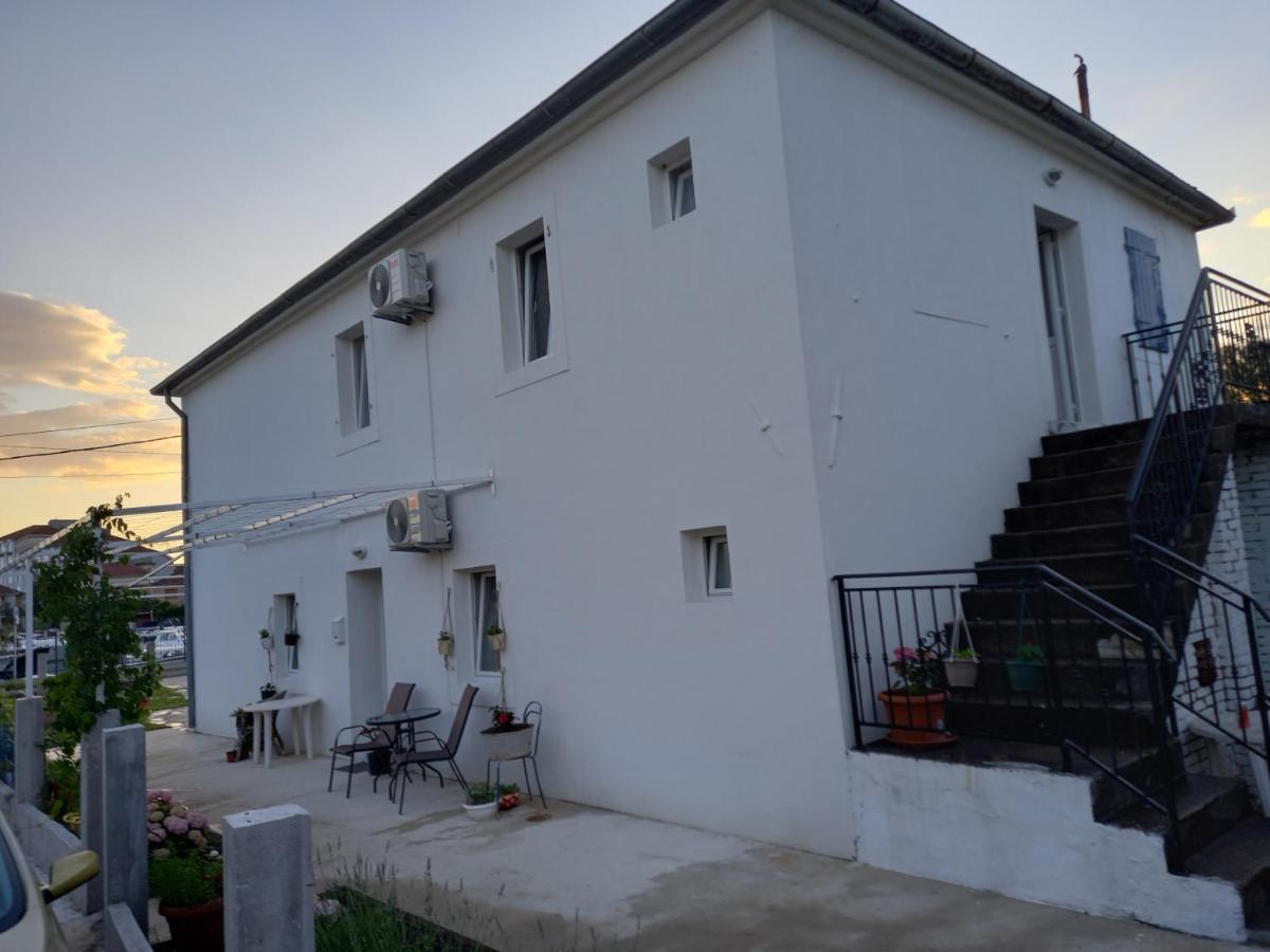 Appartamento Old Marine House Teodo Esterno foto