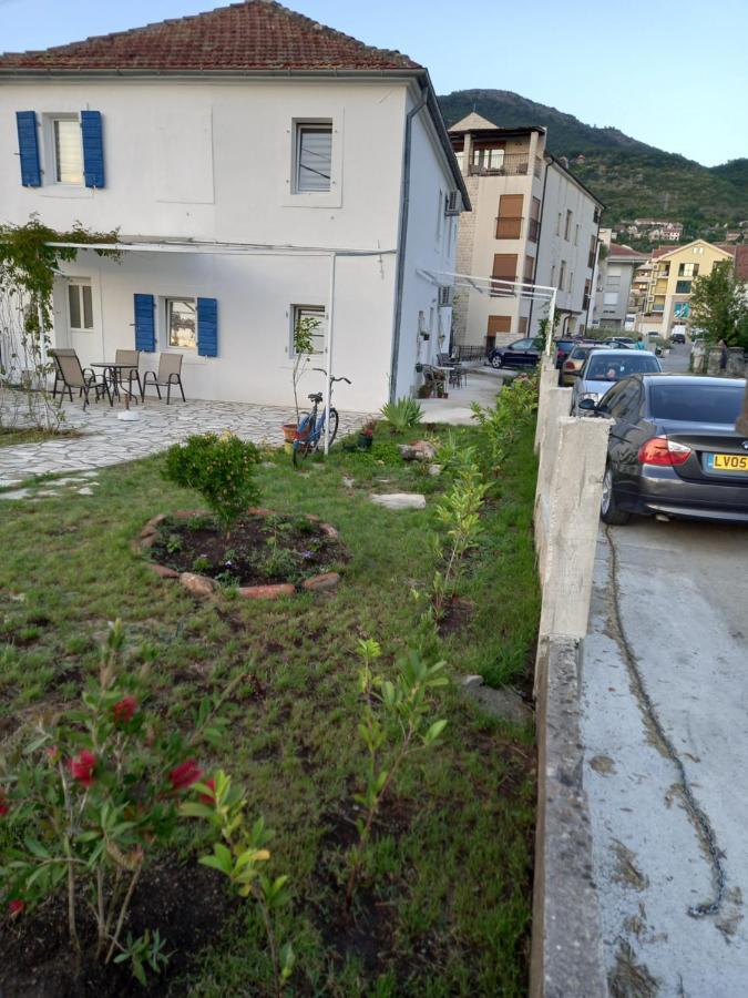 Appartamento Old Marine House Teodo Esterno foto